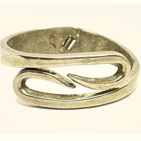 Vintage Silver Tone Hinged Clamper Bracelet - Picture 3 of 3